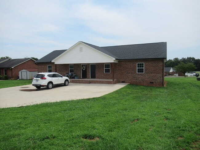 Photo - Great Brick Duplex Rental on the Southwest Side of Lincolnton!