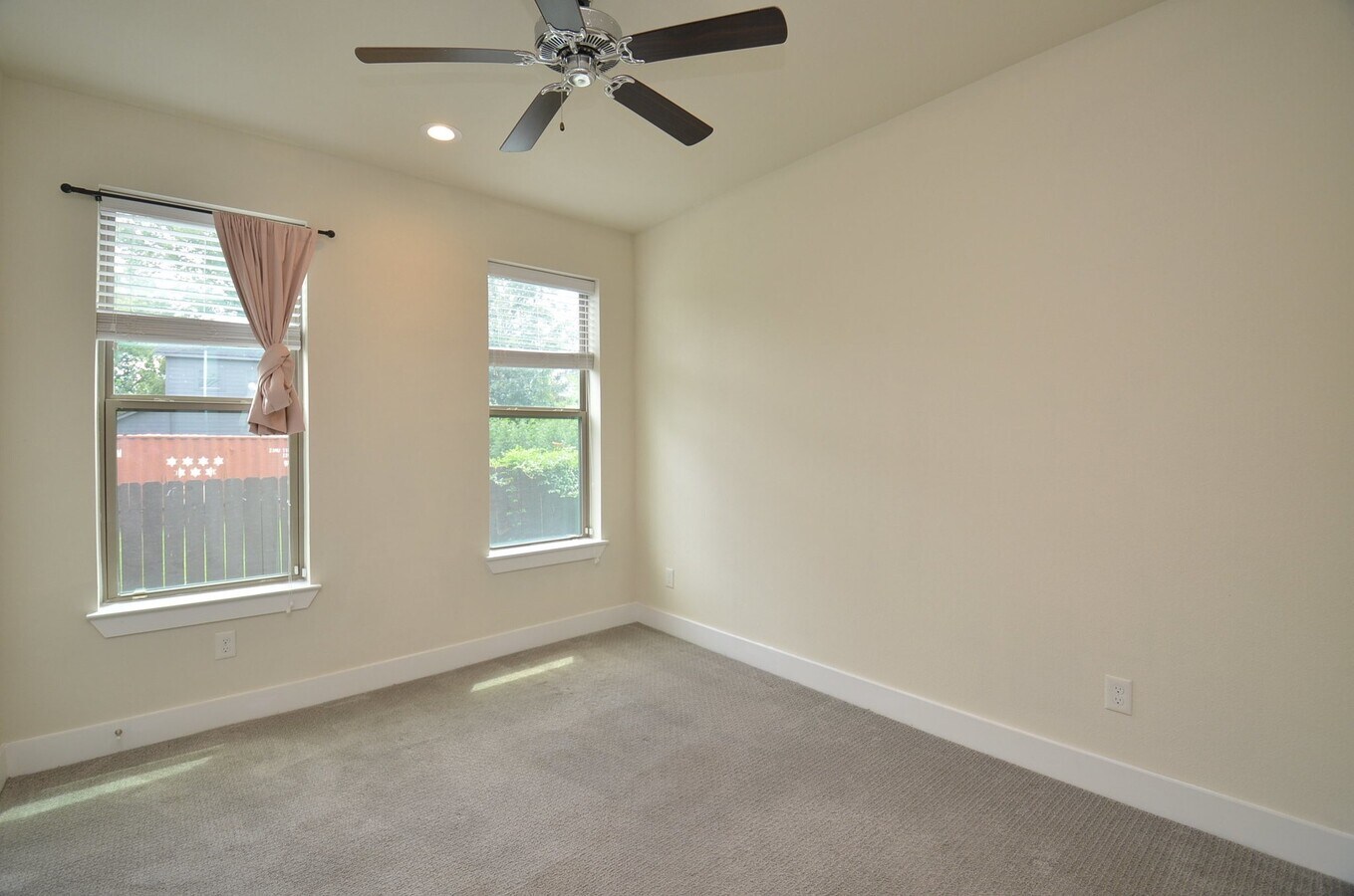 Photo - 2616 Riverside Dr