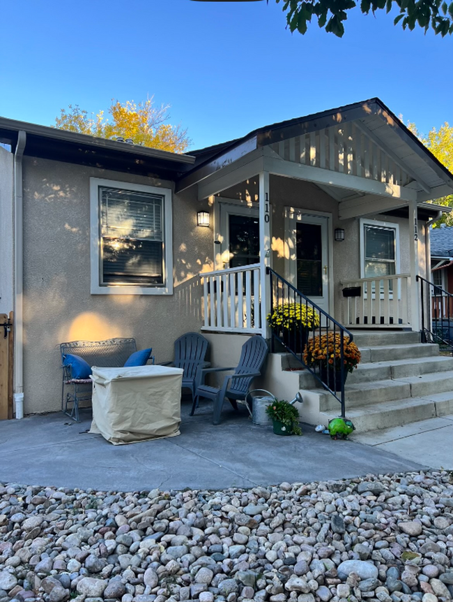 Building Photo - Renovated Fully-Furnished Duplex w/ Privat... Rental