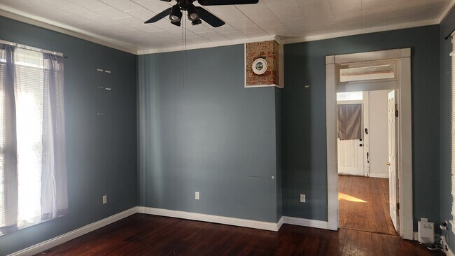 Photo - 105 Cedar St