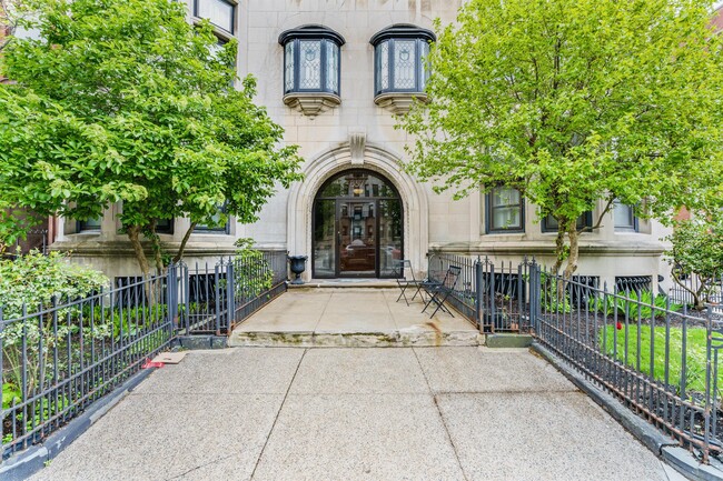 Photo - 857 Beacon St Townhome