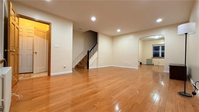 Photo - 148-03 61st Rd