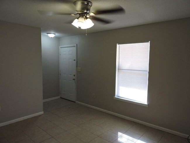 Photo - 103 Hampton Dr