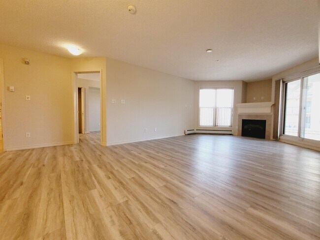 Photo - 10311-10111 111 St NW