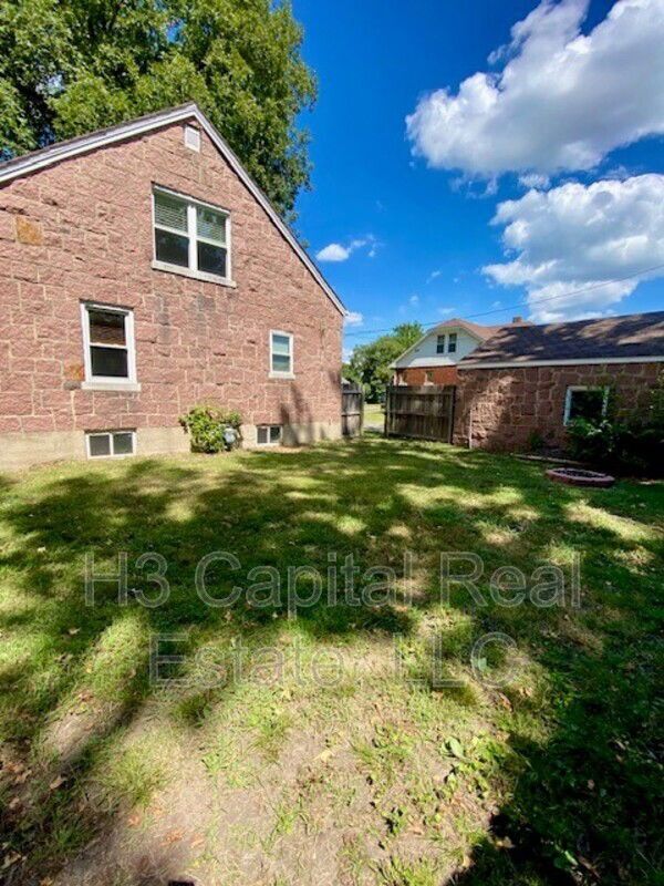 Photo - 702 S Cherry St