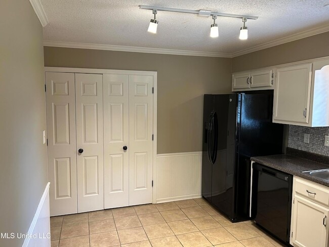 960 Clarington Dr