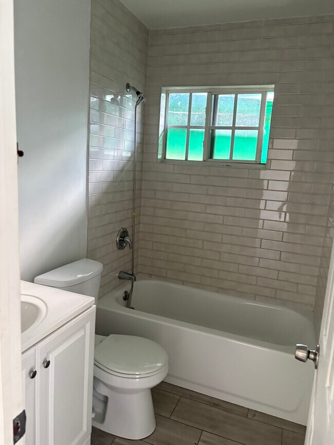 Photo - 2535 NW 9th St Unit 2535 NW 9th Street