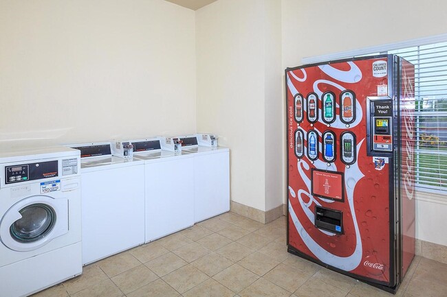 Building Photo - 900 N 26th St