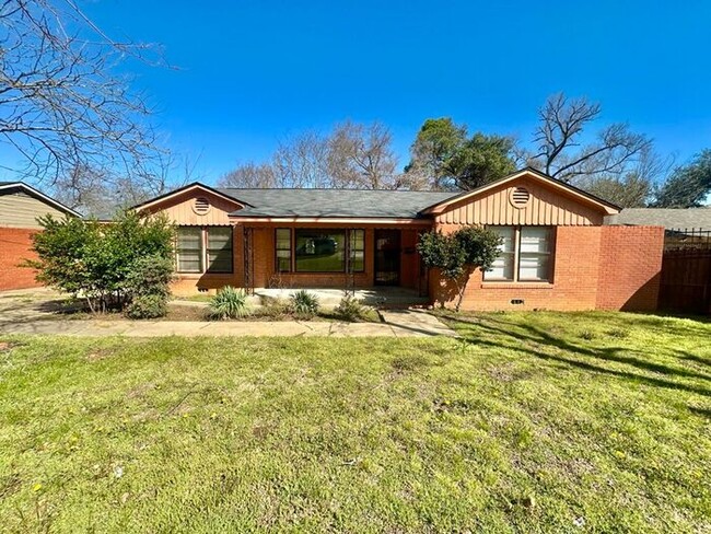 Available now! 3/1.5 Single-Family Home in... - Available now! 3/1.5 Single-Family Home in...