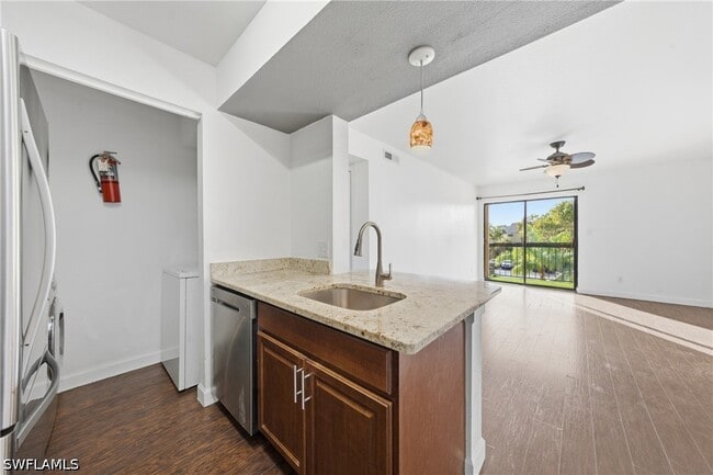 Photo - 2925 Winkler Ave Unit 920