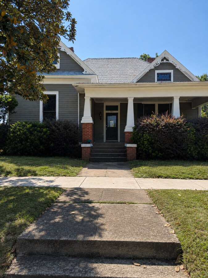 Photo - 707 Ave D