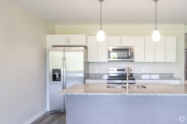 Studio - 750SF