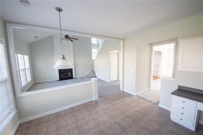 Photo - 8145 Lockslay Way