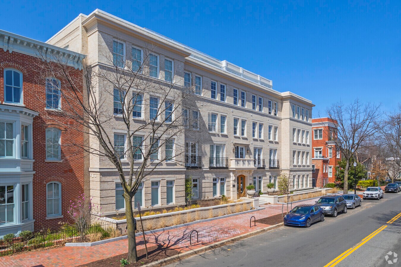 300 8th St NE - Boneval Apartments