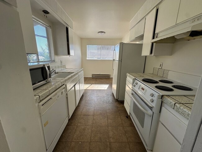 Photo - 665 Chemeketa Dr Unidad #C