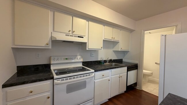 Photo - 4124 Salford Ct