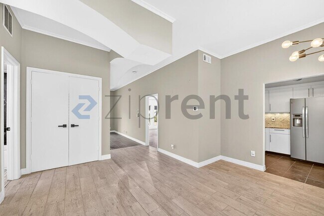 Photo - 4040 Avondale Ave