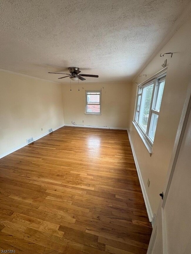 138 Midland Pl