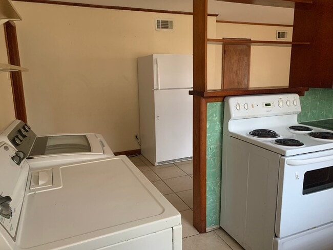 Photo - Charming 2 Bed Apartment with Spacious Layout in Jonesboro, AR!
