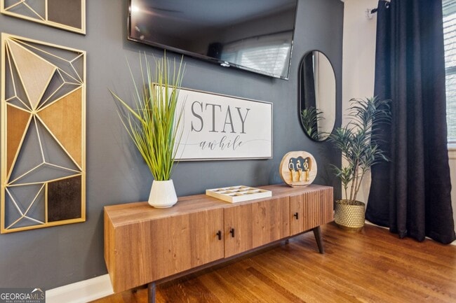 Photo - 425 Plantation Rd SW