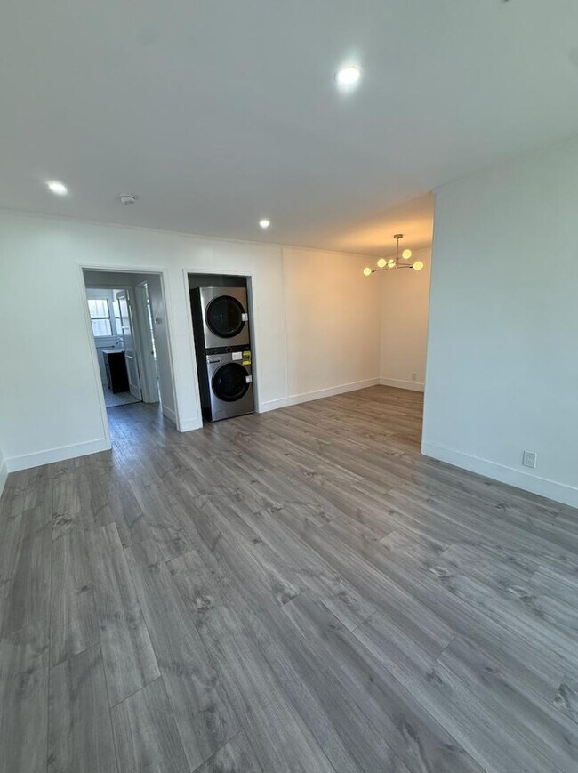 10112 S 8th Ave