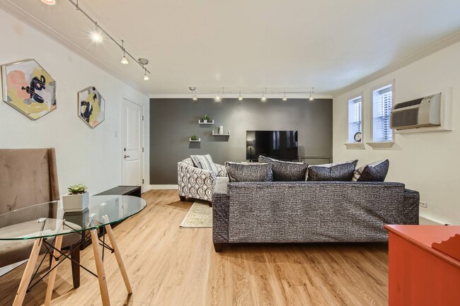 Building Photo - 2020 E 14th Ave Unit 2