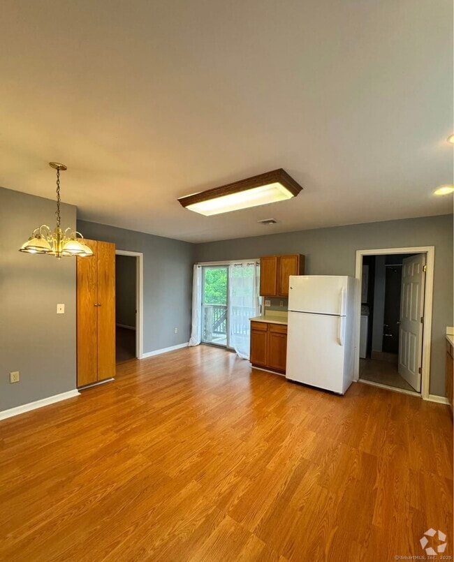 Building Photo - 174 Jordan Ave Unit 2 Rental