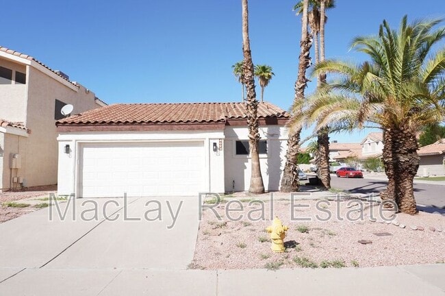 Building Photo - 4024 E Hiddenview Dr