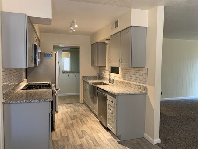 Photo - 8513 Capulin Rd NE