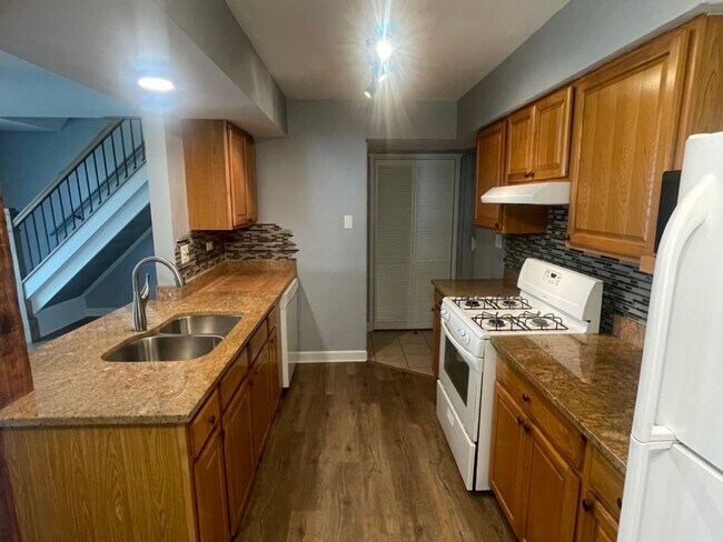 Photo - 1202 Spur Ct