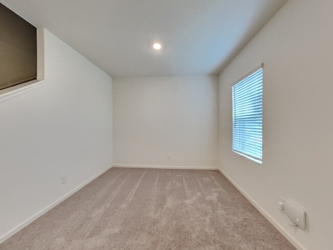 Photo - 13515 Kinsman Road
