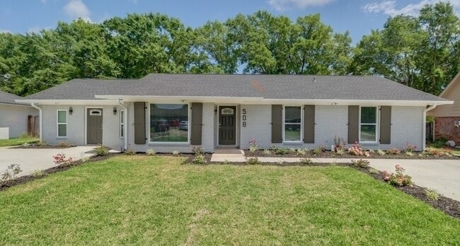 Building Photo - 508 Tasha Dr