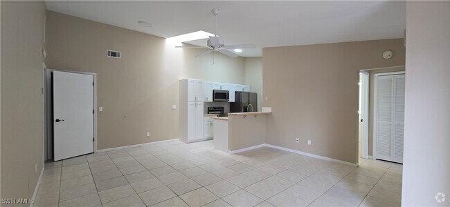 Building Photo - 822 SW 47th Terrace Unit 113 Rental