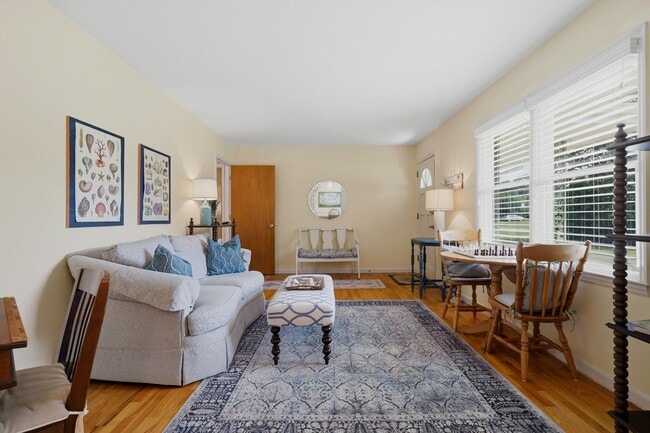 Photo - 210 Madeline Dr