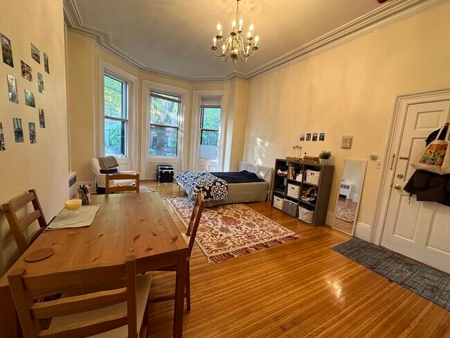Photo - 300 Marlborough St Apartment Unit 3