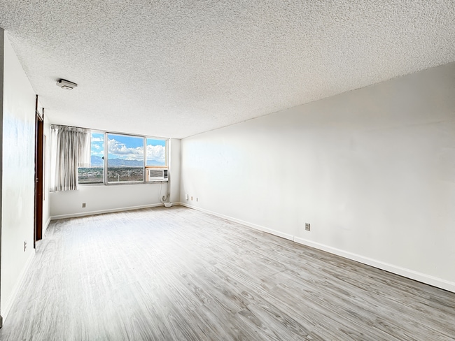 Building Photo - 1060 Kamehameha Hwy Unit 2101A