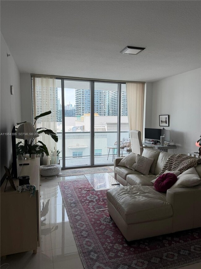 Photo - 1111 SW 1st Ave Unidad 1821-N