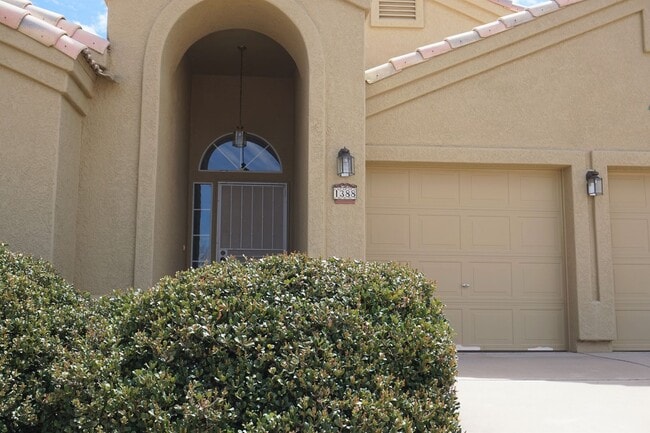 Photo - Summit Ridge 3 Car Garage