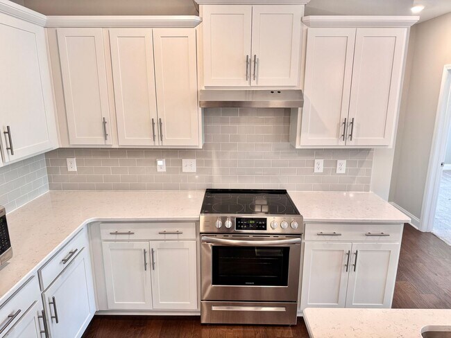 Photo - 2 Bed, 2 Bath Condo w/ Elevator Close to D...