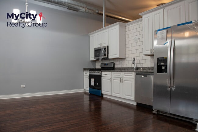 Photo - 2874 N Milwaukee Ave Unidad 1