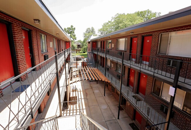 Topaz Apartments
