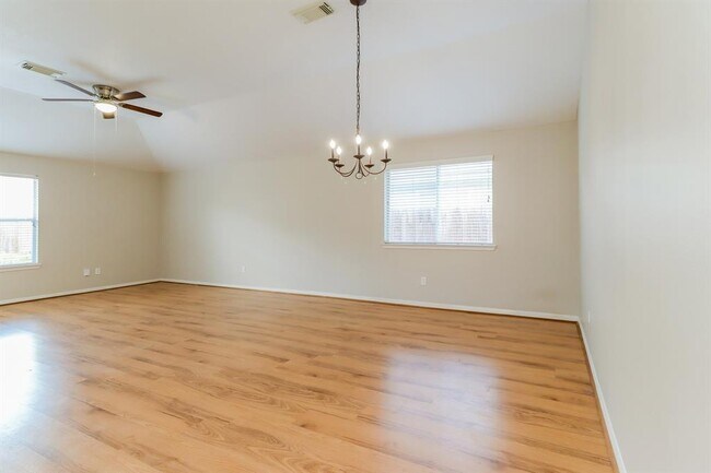 Photo - 25446 Barmby Dr