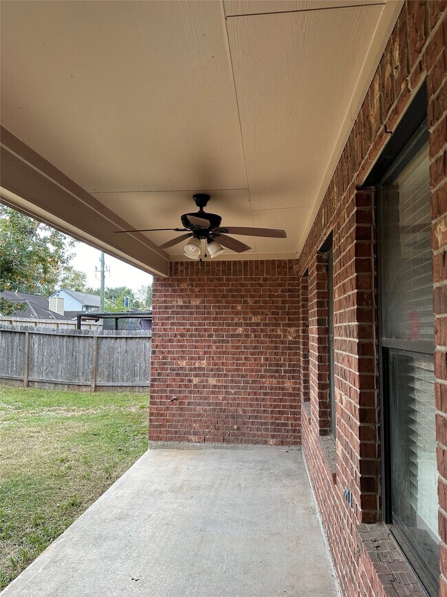 2610 Lexington Park Dr