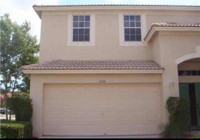 Building Photo - 1226 Avondale Ln