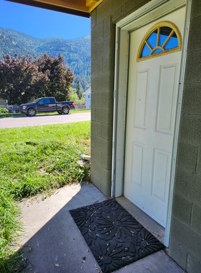 Photo - 820 Montana Ave Unit Lower