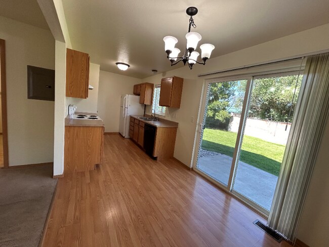 Photo - 448-448 W Shore Dr Unit 446