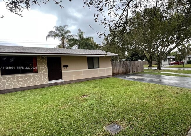 Building Photo - 5048 SW 92nd Terrace