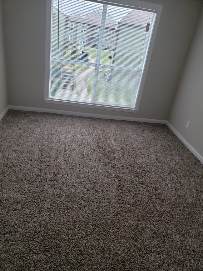 Photo - Henderson Gove