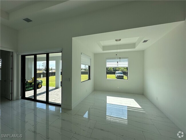 Building Photo - 1124 NE 35th Ln Rental