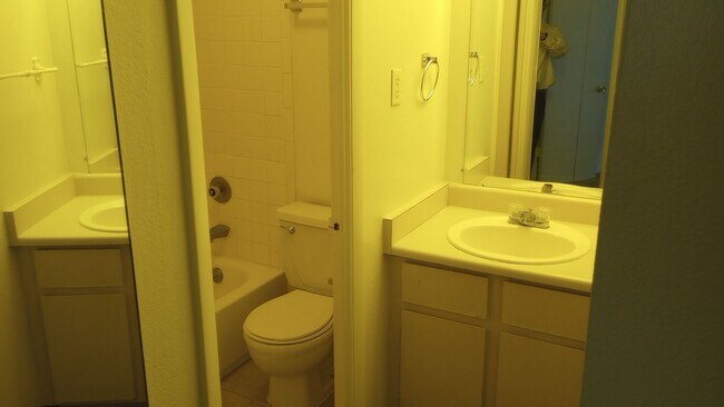 Photo - Great location off Leetsdale/Parker and Fl... Unit 116